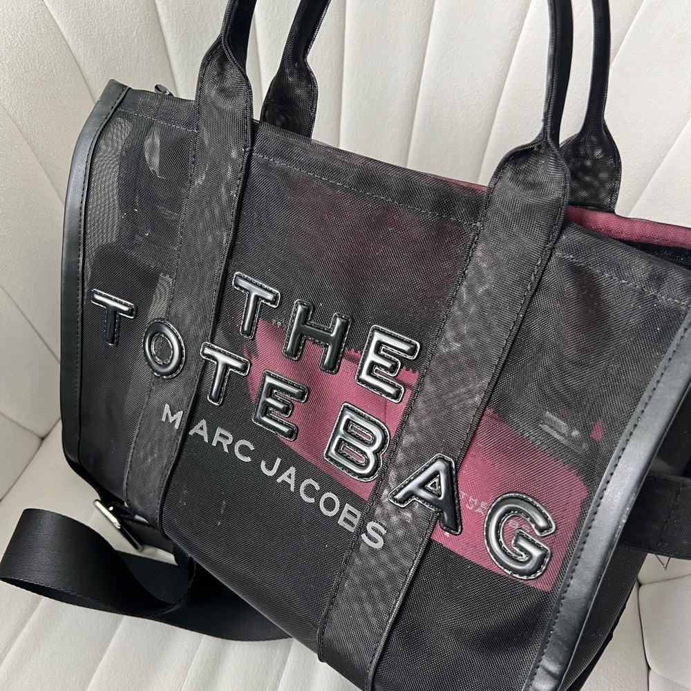 The mesh medium tote bag